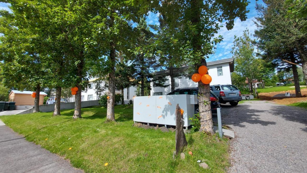 B&B Rooms Husavik 3 Eksteriør billede