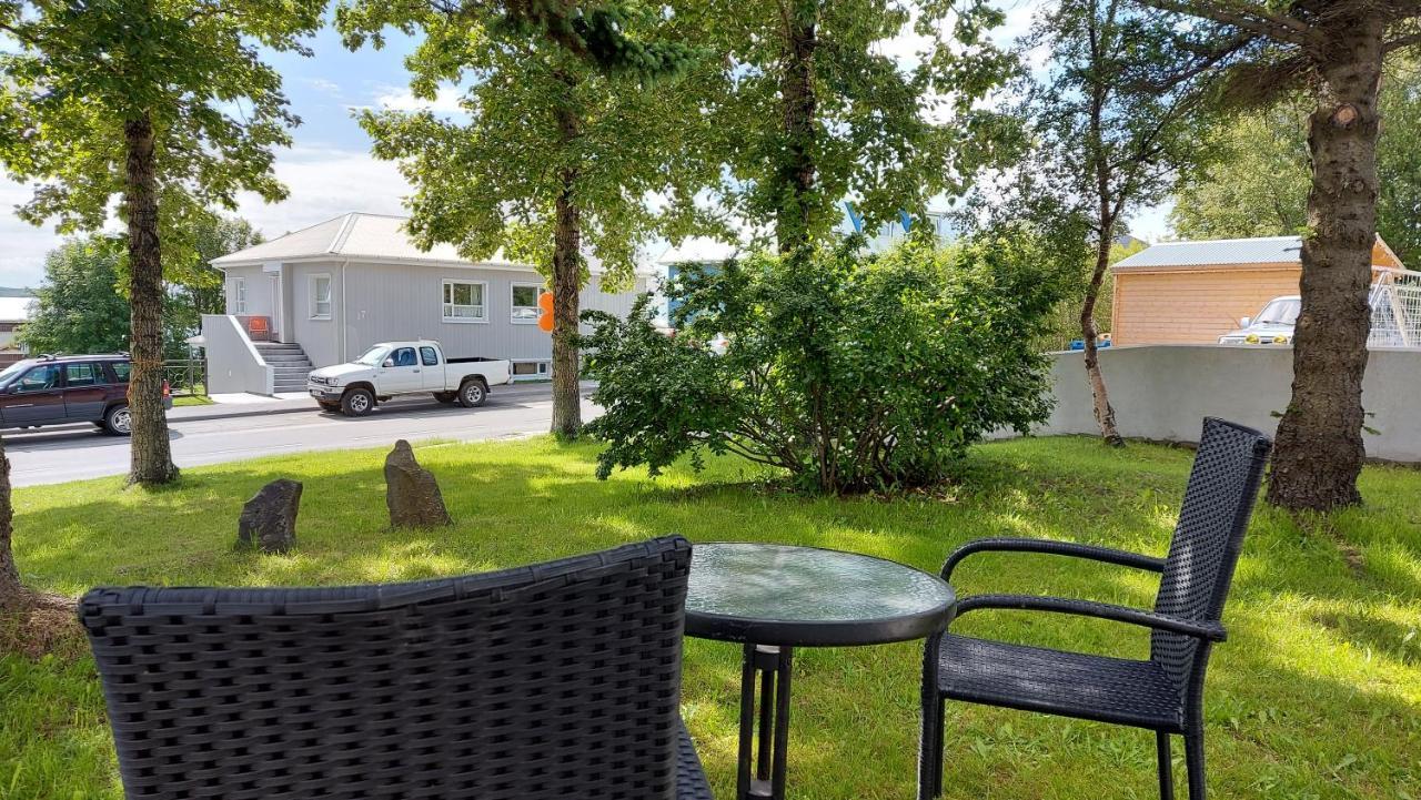 B&B Rooms Husavik 3 Eksteriør billede