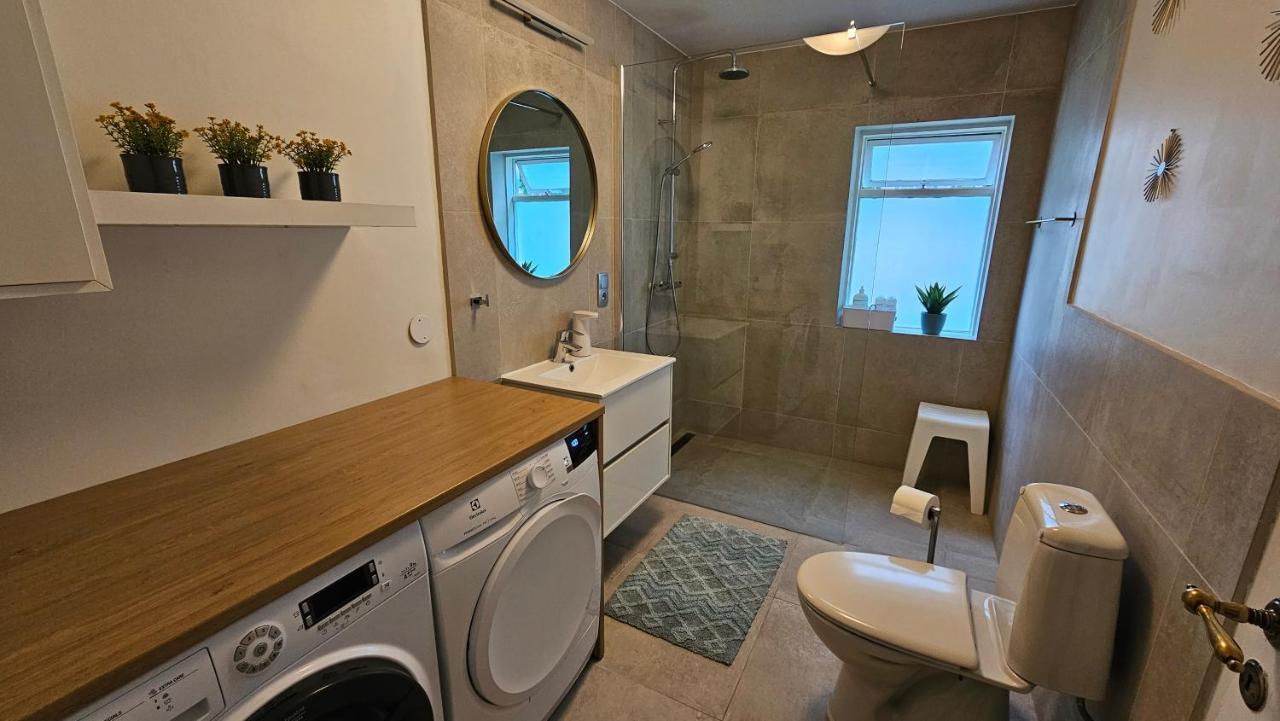 B&B Rooms Husavik 3 Eksteriør billede